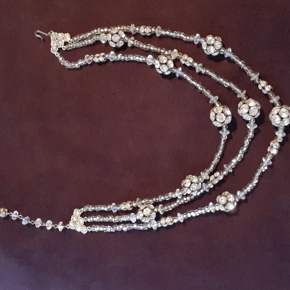 Vintage 3-string Clear Crystal and Stone Necklace. Adjust up to 16" (L10 114 B3)